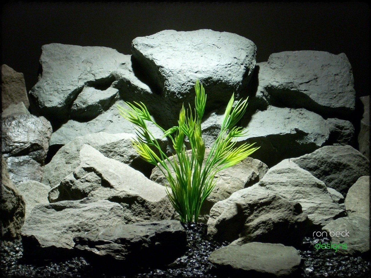 plastic aquarium plant- mermaid grass from ron beck designs pap223