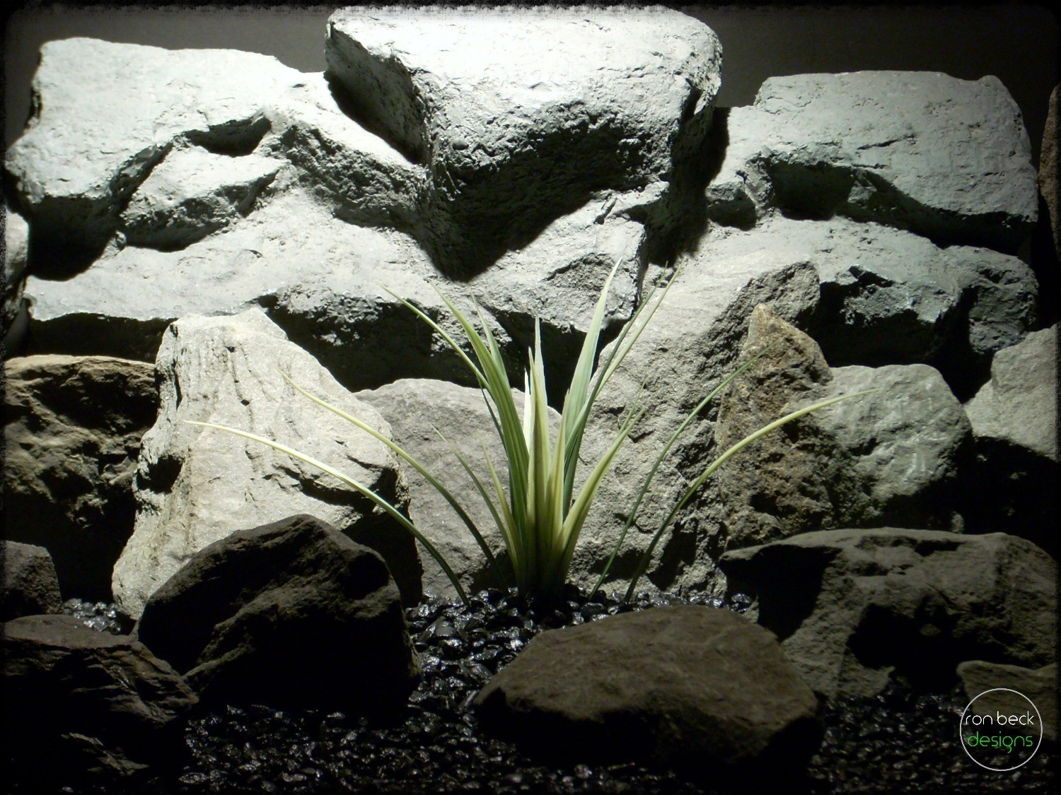 Artificial Vanilla Grass - Aquarium or Reptile Plant parp284 1500 1125