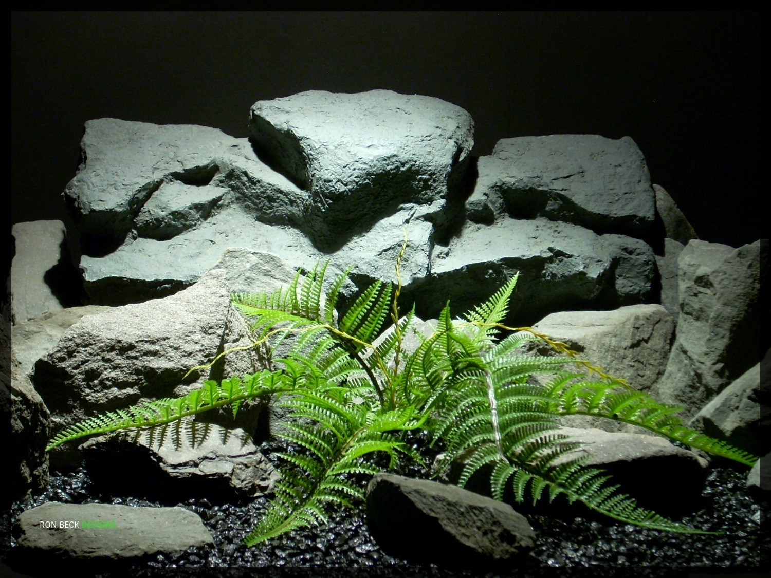 Artificial Japanese Tassel Fern - Artificial Reptile Plant - prp330