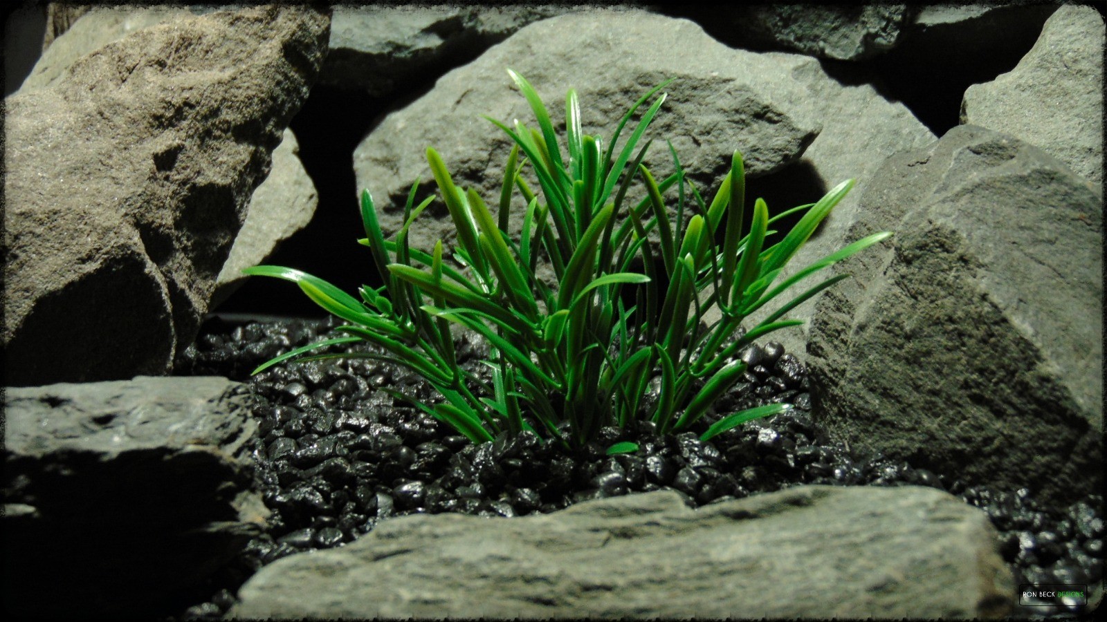 Artificial Green Matai - Artificial Aquarium Plant - parp371 2