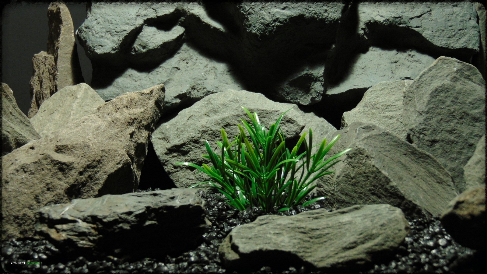 Artificial Green Matai - Artificial Aquarium Plant - parp371