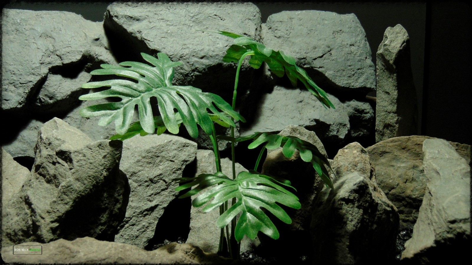 Artificial Philodendron Bipennifolium - Artificial Silk Reptile Terrarium Plant - SRP381 2