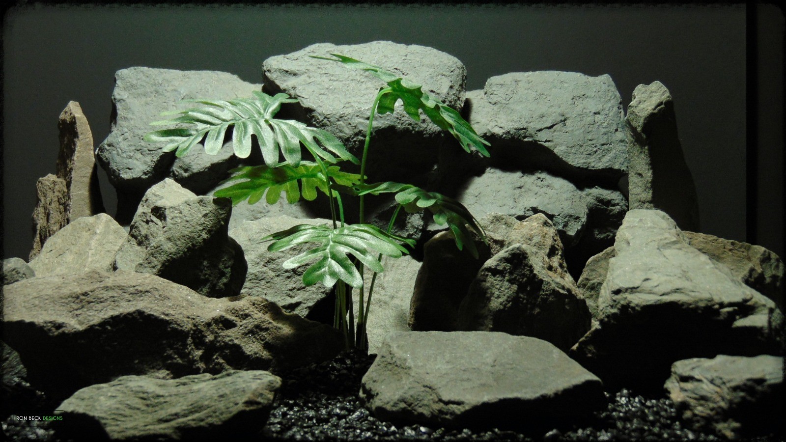 Artificial Philodendron Bipennifolium - Artificial Silk Reptile Terrarium Plant - SRP381