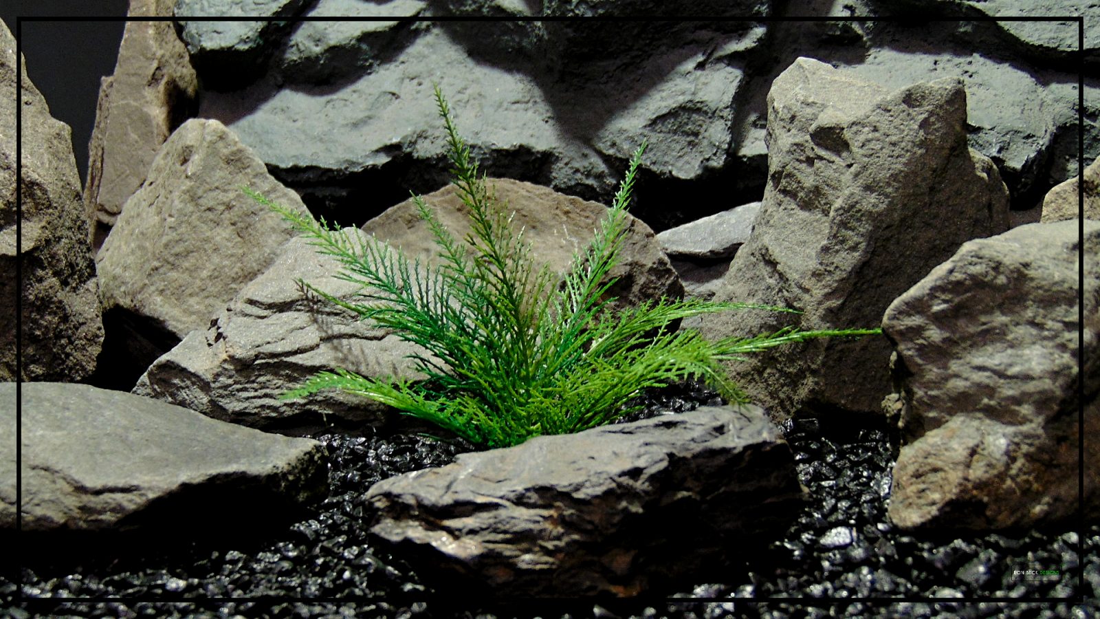Artificial Spiked Fern - Aquarium or Reptile Terrarium Plant parp417 (1)