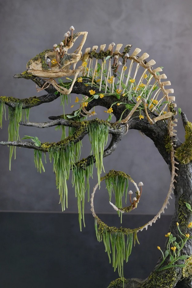 Roman Karun - Chameleon Sculpture